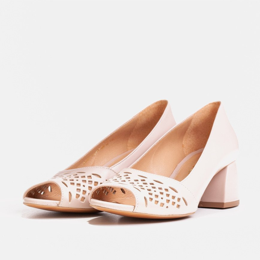Beige Pumps with perforated front