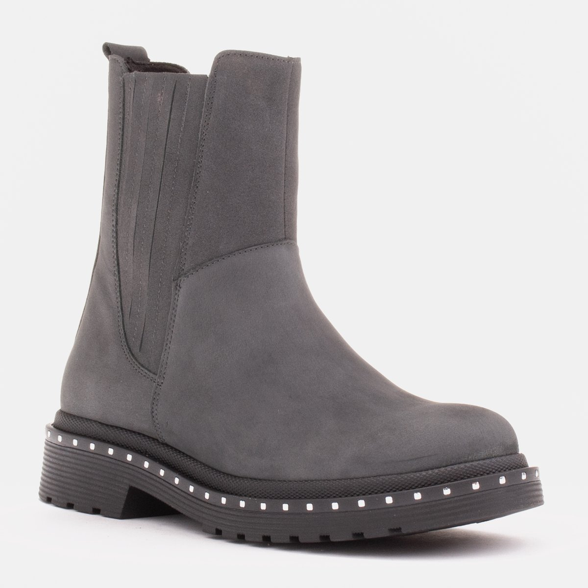 Costanza boots with silver studs
